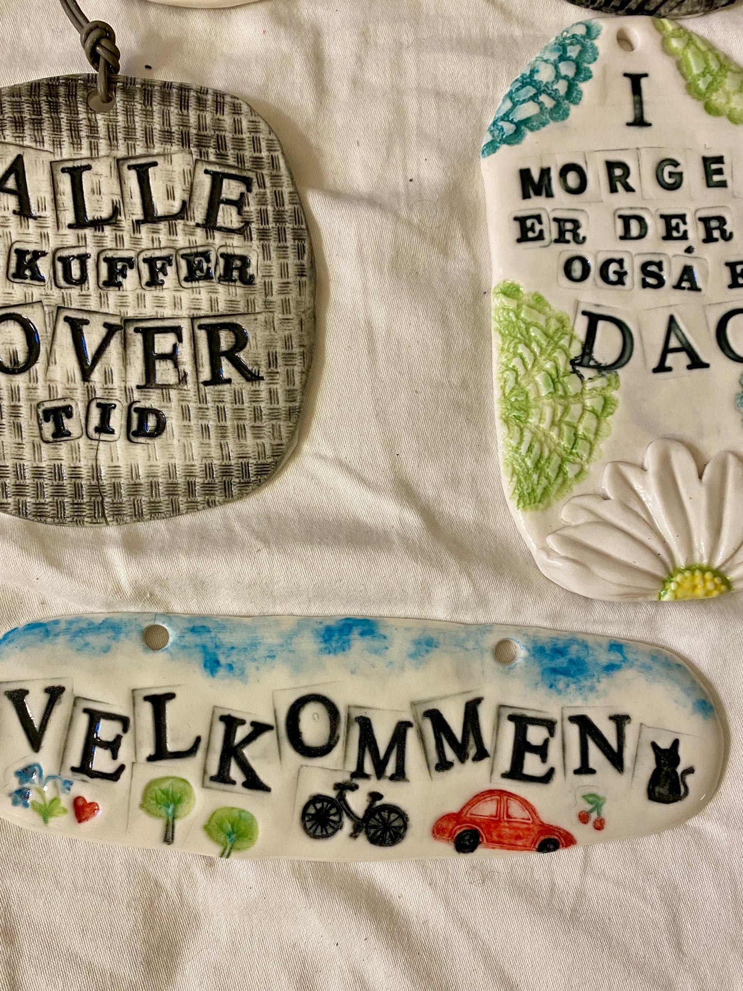 Skål og skilt 4. og 18. feb