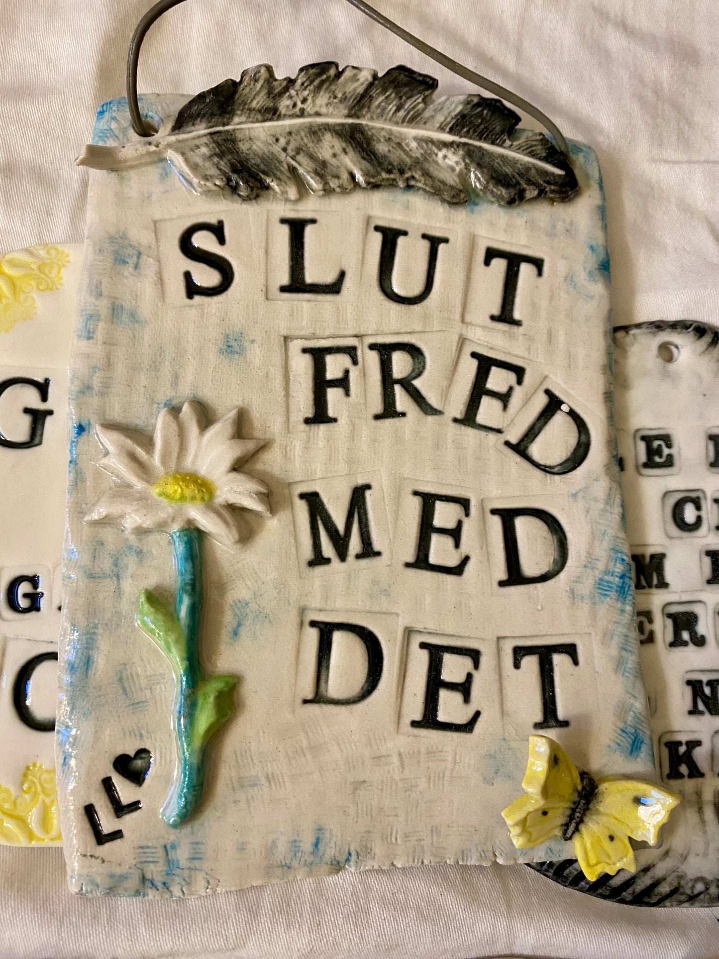 Skål og skilt 4. og 18. feb