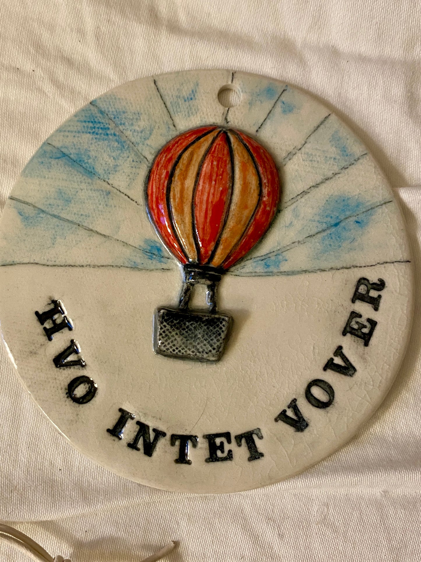 Skål og skilt 4. og 18. feb